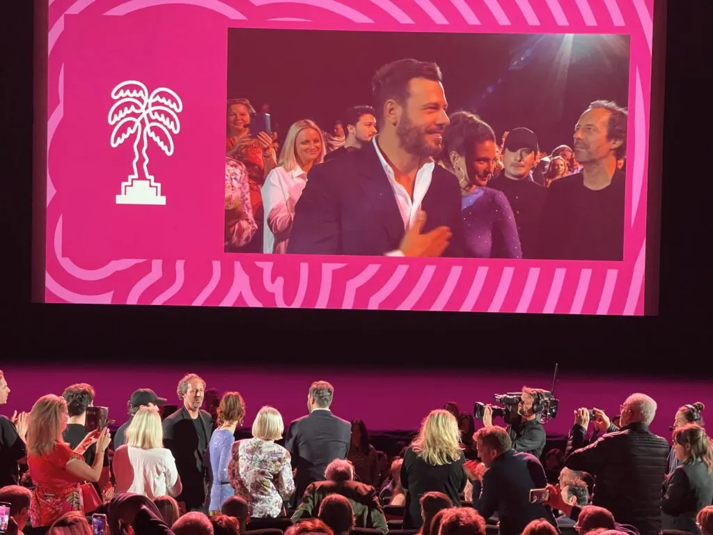 Equipe de le série Tapie : Laurent Lafitte, Josephine Japy et Tristan Séguéla